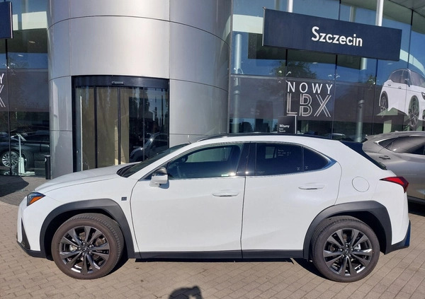 Lexus UX cena 164900 przebieg: 8679, rok produkcji 2022 z Szczecin małe 562